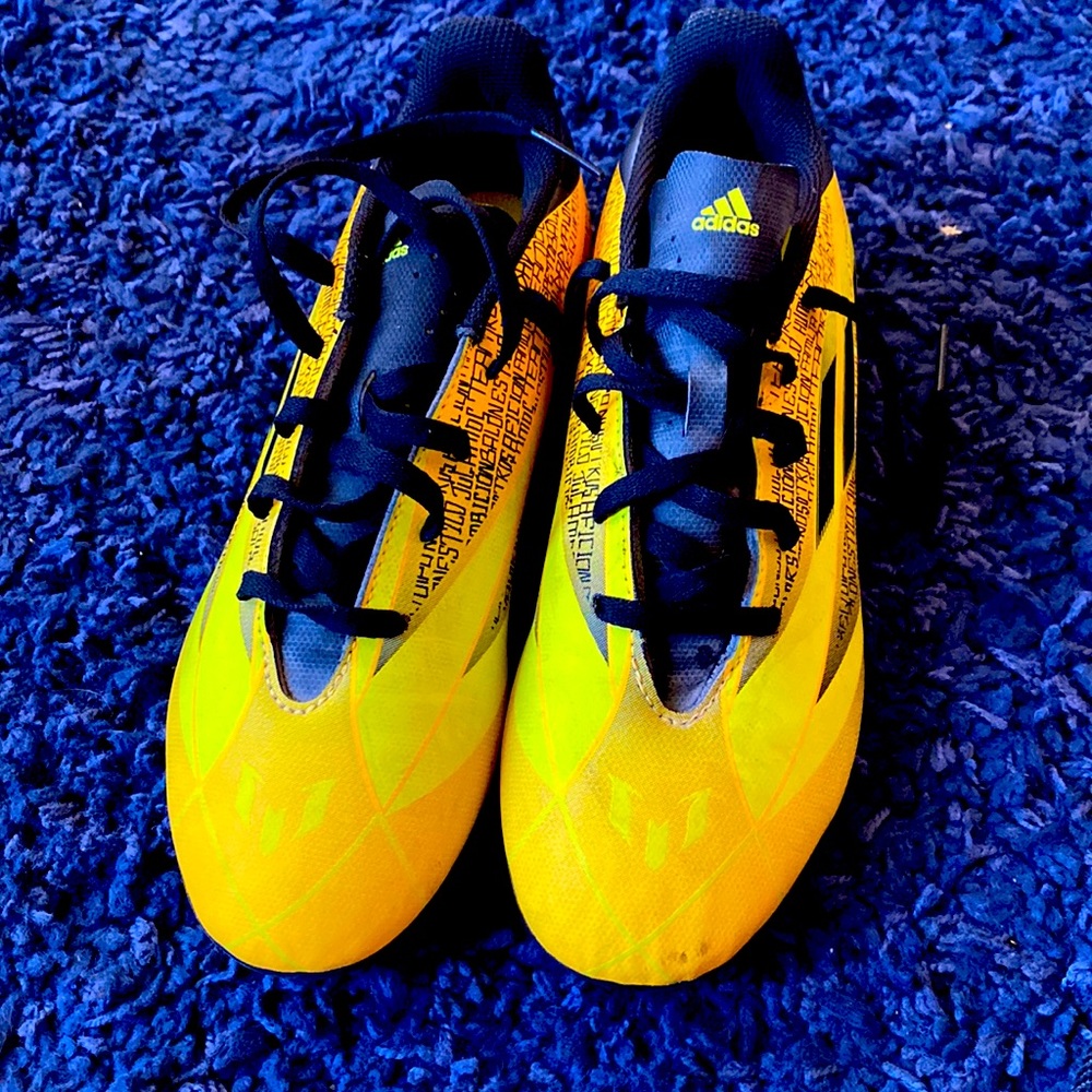 Adidas Soccer cleats worn maybe 3 times. Never in a game only practice.